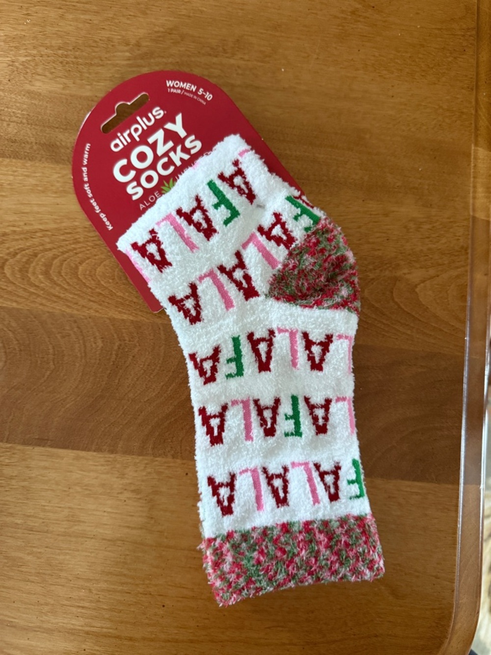 NWT! Airplus Aloe Infused Cozy Socks